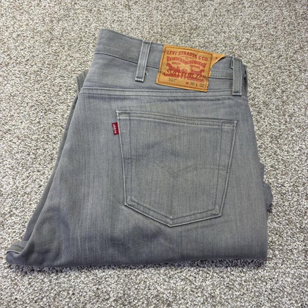 Levis 501 Jeans Mens 38x32 Gray Medium Wash Straight Leg Denim Button Fly Pants